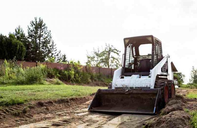 Skid Steer Tooth Bucket vs Skid Steer Smooth Bucket When To Use